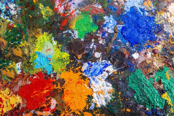 De quelle manière les tables basses en palettes améliorent la décoration intérieure d'une maison ?